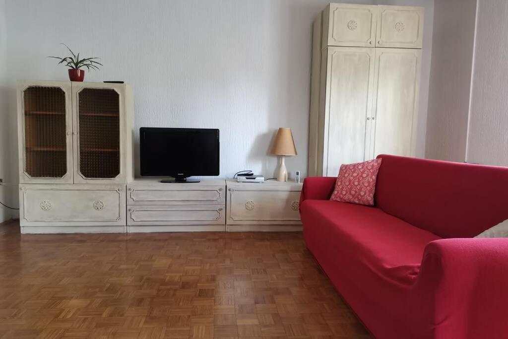 Apartment Sanja Near The Sea, Spacious And Green :) プーラ エクステリア 写真