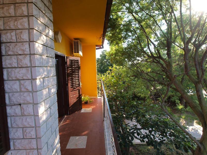 Apartment Sanja Near The Sea, Spacious And Green :) プーラ エクステリア 写真